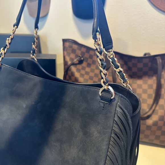 Tory Burch suede fringe handbag - Picture 3 of 3